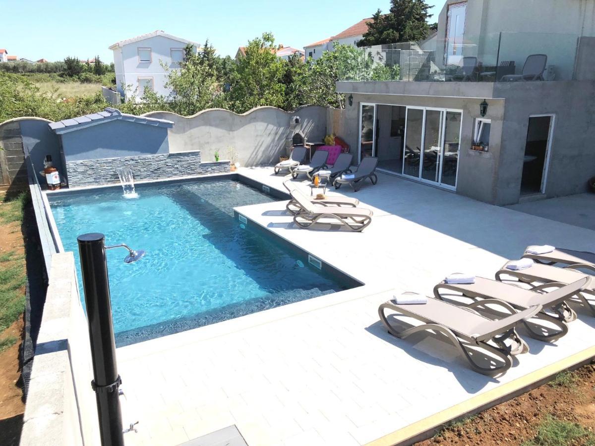 Croliday Apartment With Pool Nin Vrsi Bagian luar foto