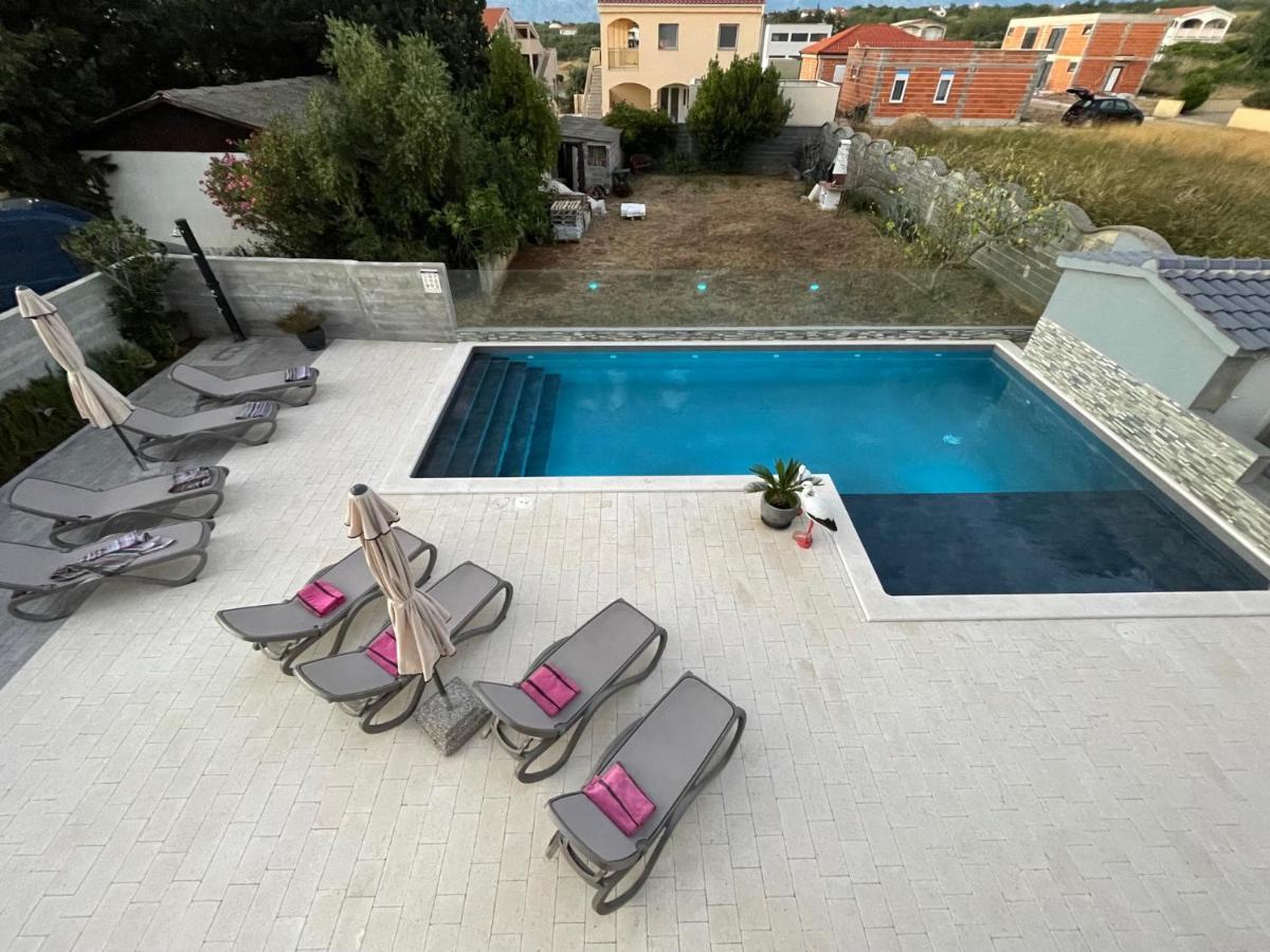 Croliday Apartment With Pool Nin Vrsi Bagian luar foto