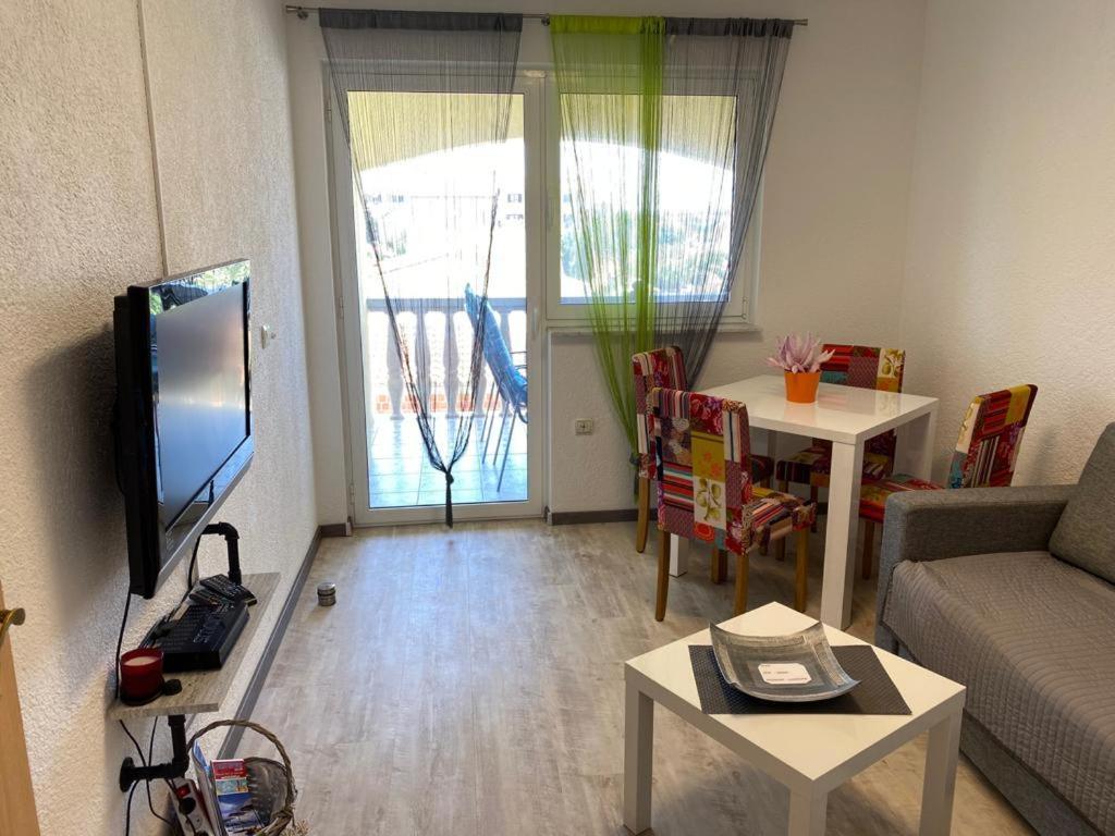 Croliday Apartment With Pool Nin Vrsi Bagian luar foto