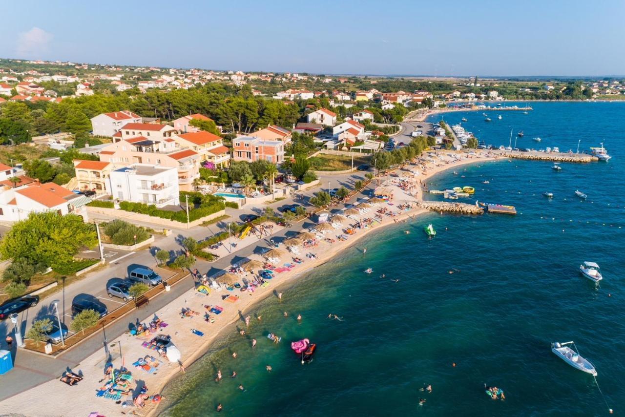 Croliday Apartment With Pool Nin Vrsi Bagian luar foto