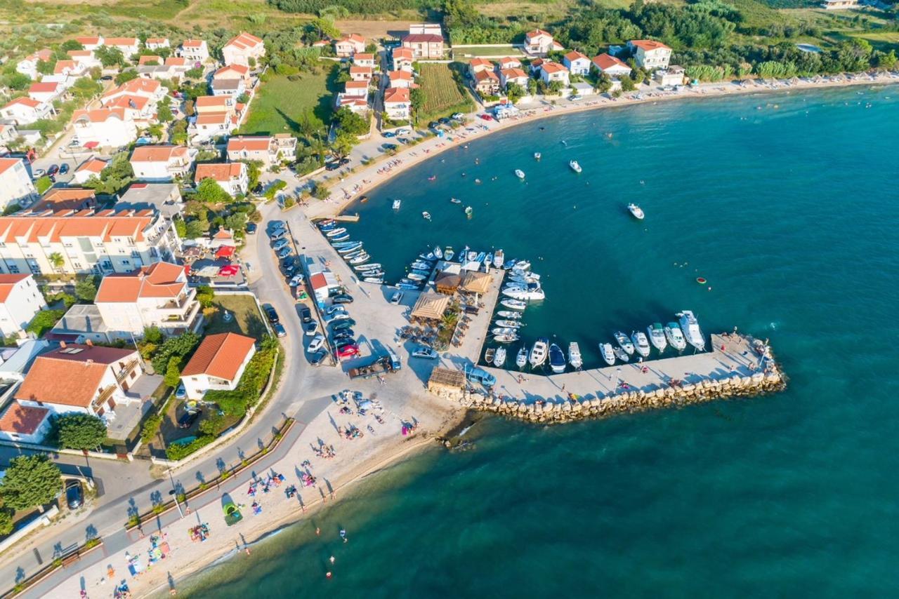 Croliday Apartment With Pool Nin Vrsi Bagian luar foto