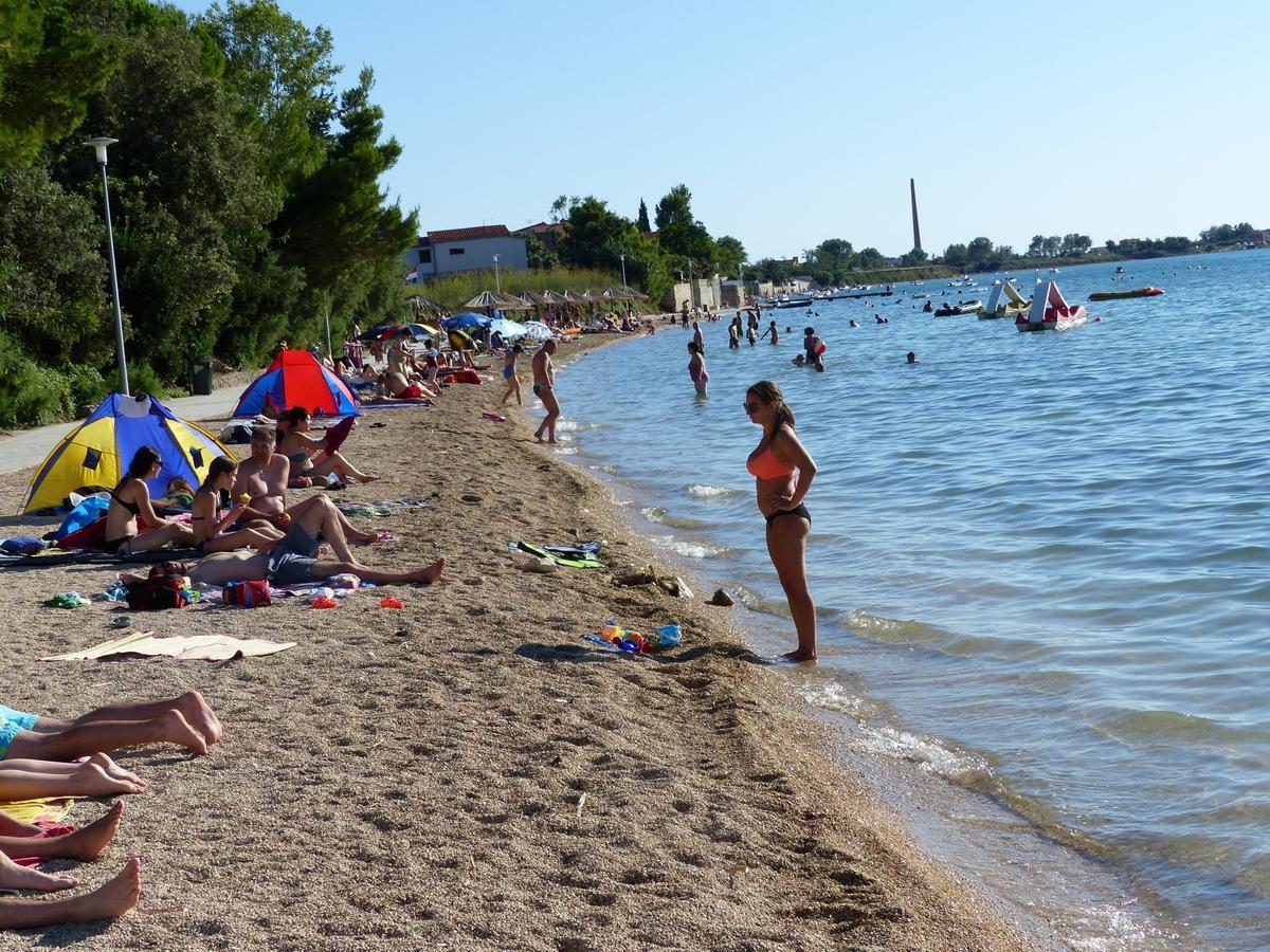 Croliday Apartment With Pool Nin Vrsi Bagian luar foto