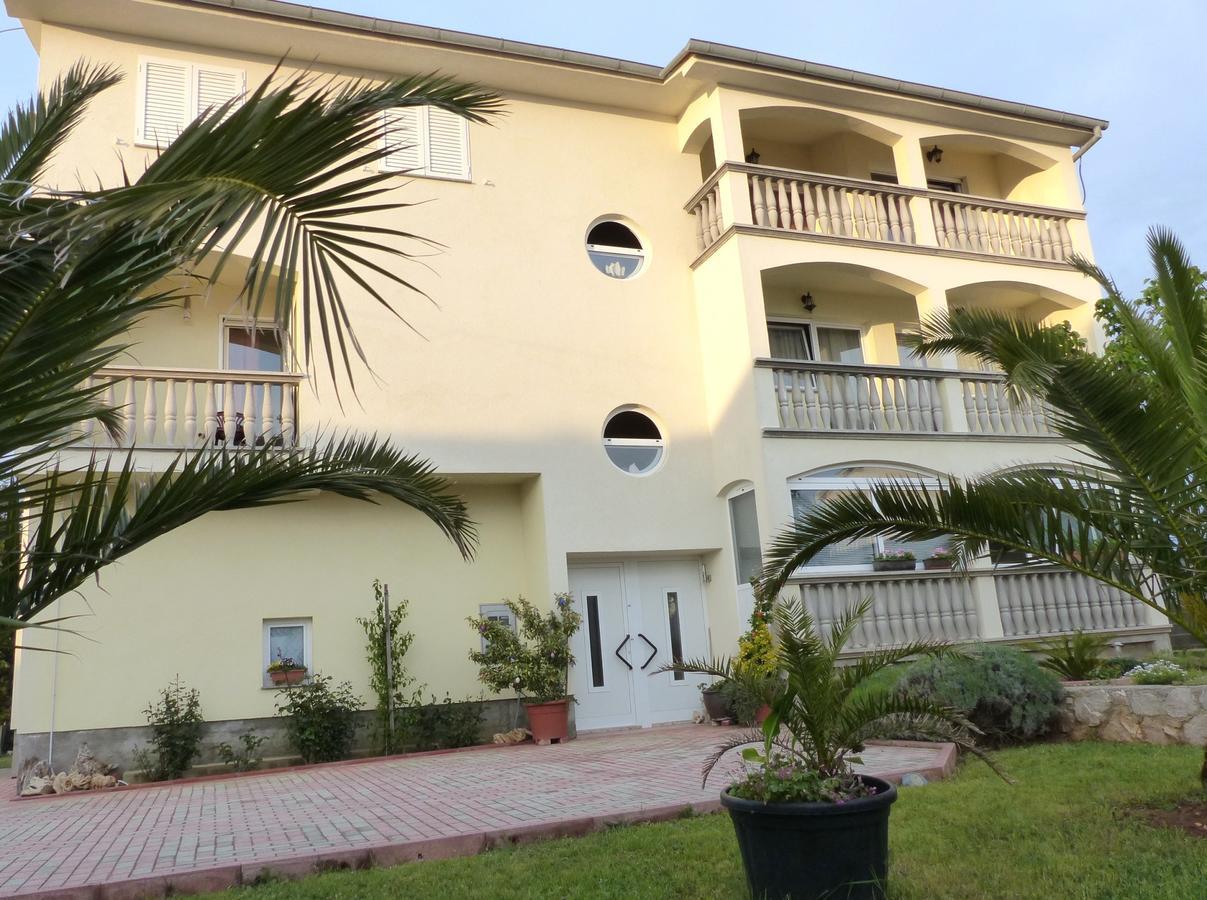 Croliday Apartment With Pool Nin Vrsi Bagian luar foto
